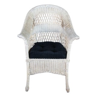 Antique White Painted Wicker Boho Chic Cottage Farmhouse Patio Lounge Armchair For Sale