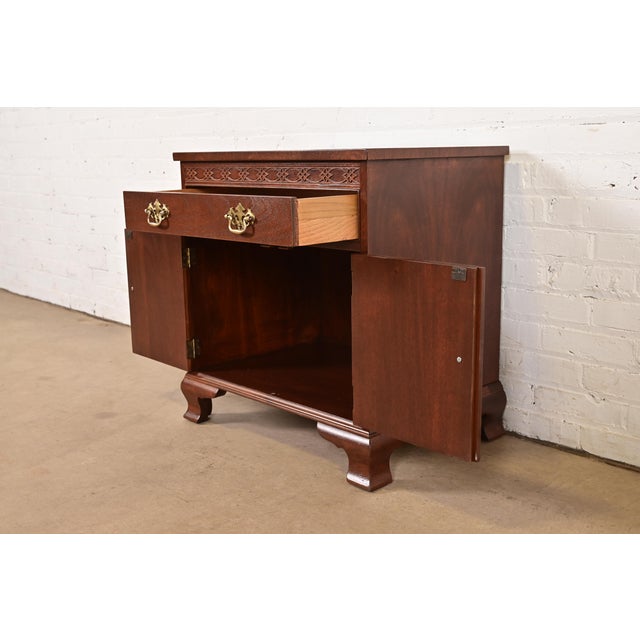 Baker Furniture Chippendale Carved Mahogany Nightstand, Newly Refinished For Sale In South Bend - Image 6 of 15
