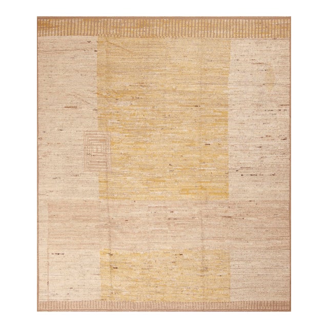 Nazmiyal Collection Light Cream and Yellow Modern Geometric Rug For Sale