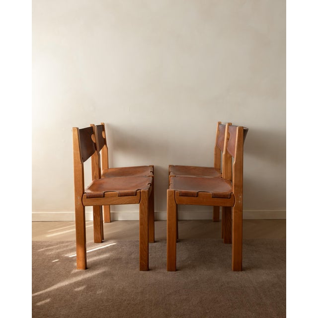 Mid-Century Modern Brutalist Elm and Leather Dining Chairs from Maison Regain, 1970s, Set of 4 For Sale - Image 3 of 16