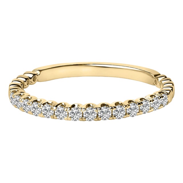 14K Yellow Gold 1/4 Cttw Round Diamond Prong Set Wedding Band - Size 7.5 For Sale