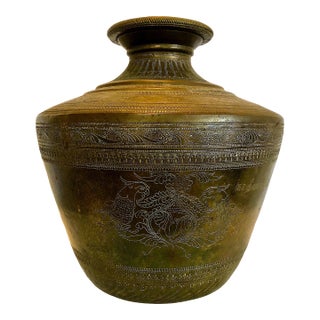 A Late 19th-Century Tamil Ritual and Utilitarian Bronze Water Vessel For Sale