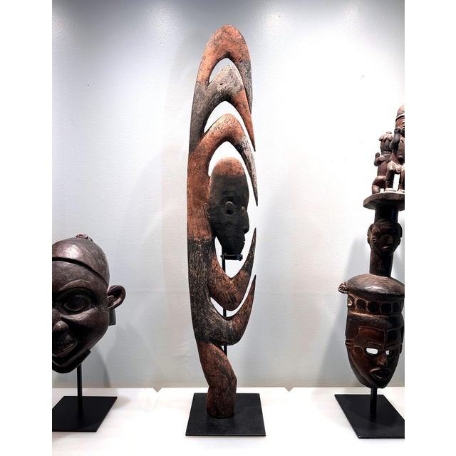 Tribal Mid 20th Century Garra Hook Sculpture on Display Stand Mid-Sepik River Papua New Guinea For Sale - Image 3 of 18