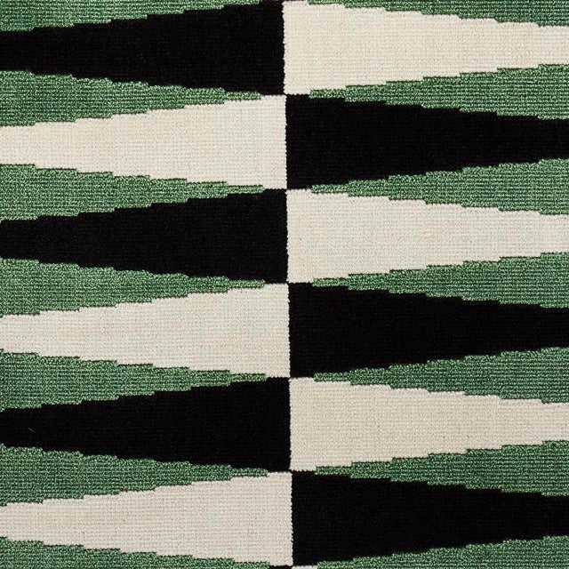 Contemporary SAMPLE - Schumacher x Mary Mcdonald Backgammon Cut Velvet Fabric In Green For Sale - Image 3 of 4