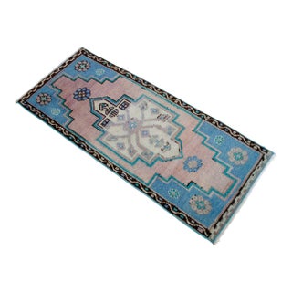 Vintage Small Rug Runner Hand Made Mat Turkish Rug Enrty Decor Bath Mat- 1′8″ × 4′1″ For Sale