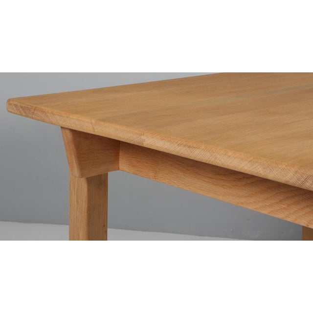 1970s Dining Table in Oak with Extension Leaf. Getama by Hans J. Wegner for GETAMA, 1970s For Sale - Image 5 of 9