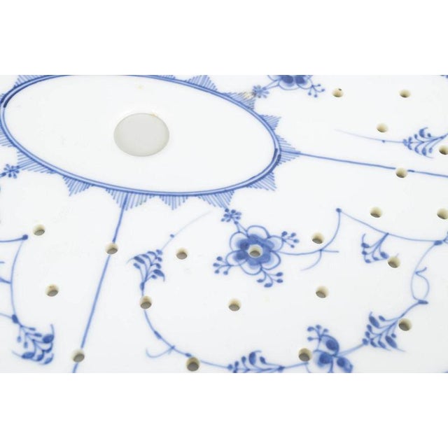 Antique Fish Strainer Platter in Blue Fluted Plain Pattern from Royal Copenhagen, 1890s For Sale - Image 3 of 5