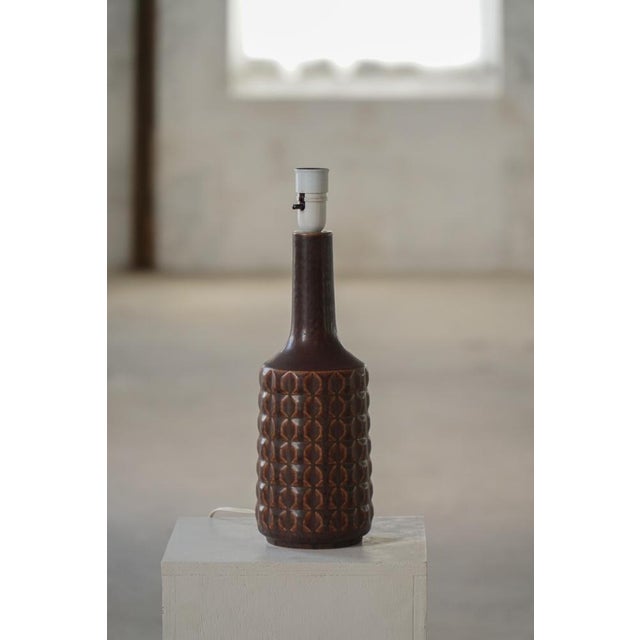 Danish Modern Ceramic Table Lamp in Brown Glaze by Desire Stentøj, Denmark, 1960s For Sale - Image 3 of 17