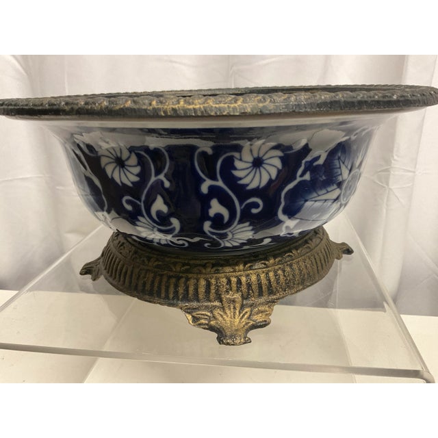 Chinoiserie Vintage Large Bombay Porcelain Chinoiserie Blue White Brass Rim Decorative Bowl on Brass Base For Sale - Image 3 of 3