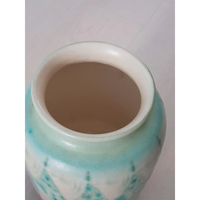 Cream Vintage Lapis Ware Vase by E.T. Radford & Gladys Rodgers for Pilkingtons Royal Lancastrian For Sale - Image 8 of 10