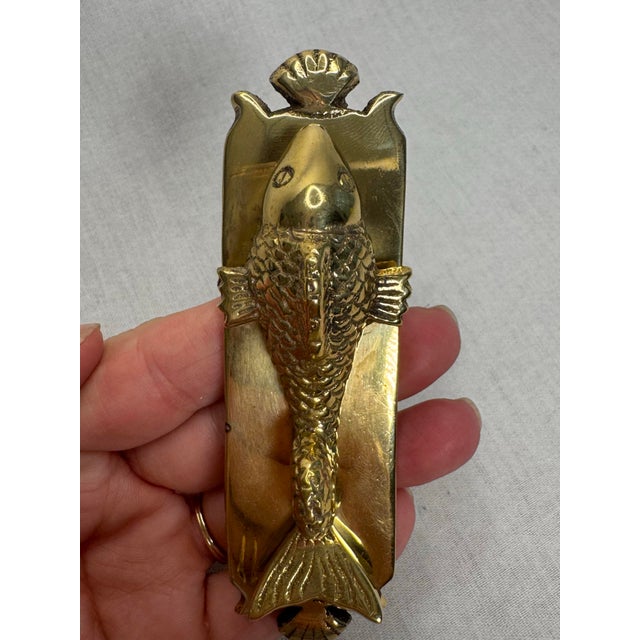 Late 20th Century Vintage Hollywood Regency Solid Brass Koi Fish Hardware Cabinetry Knobs Hardware/Pulls, Set of 3 For Sale - Image 5 of 12
