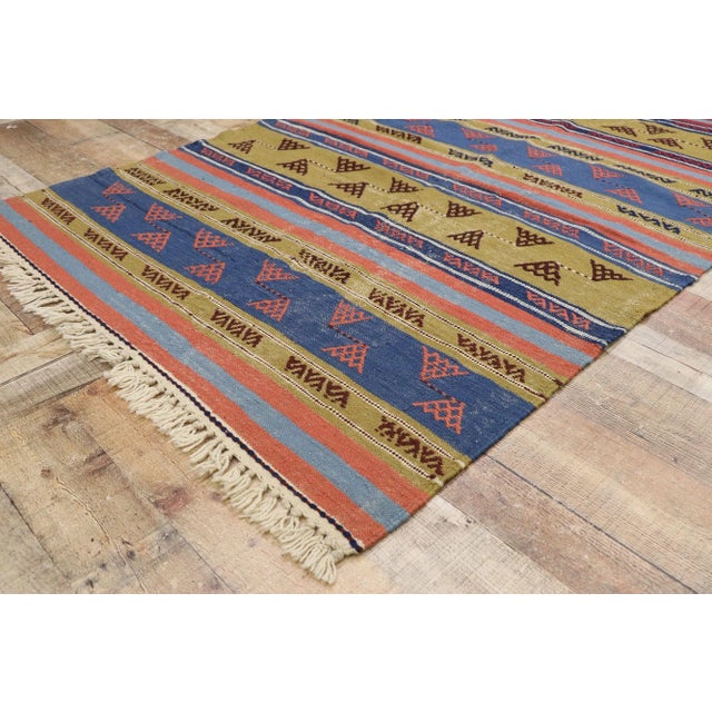 Vintage Persian Shiraz Kilim Rug - 04'03 X 06'02 For Sale In Dallas - Image 6 of 9