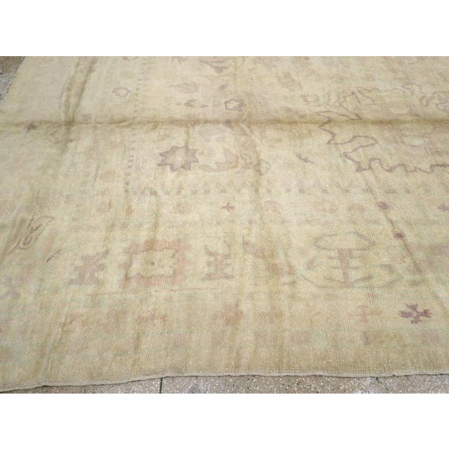 Early 20th Century Galerie Shabab Collection Early 20th Century Turkish Oushak Room Size Carpet For Sale - Image 5 of 8