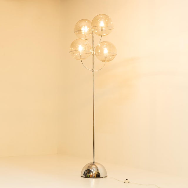 Vintage Lyndon Floor Lamp by Vico Magistretti for Oluce, 1970s For Sale - Image 6 of 11