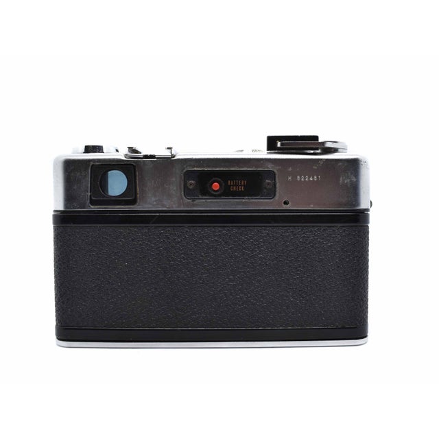 Vintage 1970's Yashica Electro 35 GSN Rangefinder Film Camera For Sale - Image 6 of 7