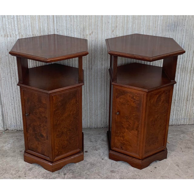 1900s Italian Hexagonal Pedestal Pilar Maple Cupboards End Tables - a Pair For Sale - Image 6 of 13