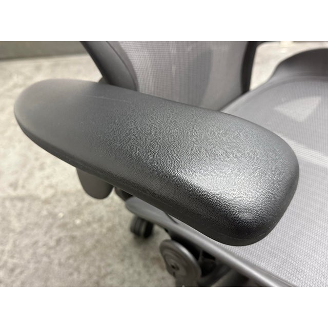 Herman Miller Aeron Office Chair, Size B For Sale - Image 10 of 12