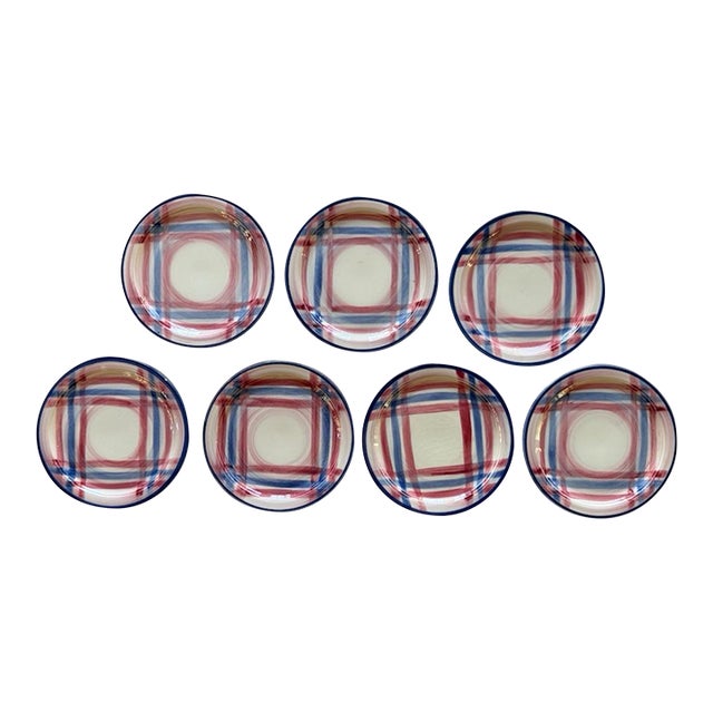 1950s MCM Set of Seven (7) Metlox Vernonware Calico Red and Blue Plaid 6.5” Bread Plates For Sale