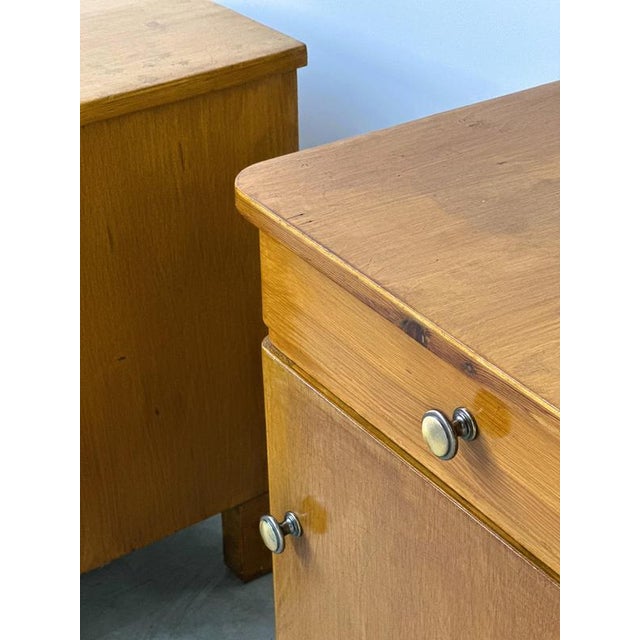 Brown Vintage Art Deco Bedside Cabinets in Wood, 1930s, Set of 2 For Sale - Image 8 of 10