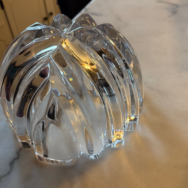 Orrefors Isabella Crystal Bowl by Lars Hellsten, 8.5” Signed Scandinavian Modern Lead Crystal Centerpiece - New Condition For Sale - Image 10 of 12