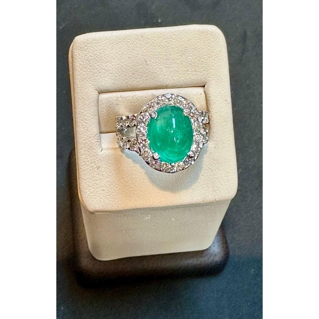 5 Carat Zambian Emerald Cabochon & Diamond Cocktail Ring 18 Karat White Gold For Sale - Image 9 of 18
