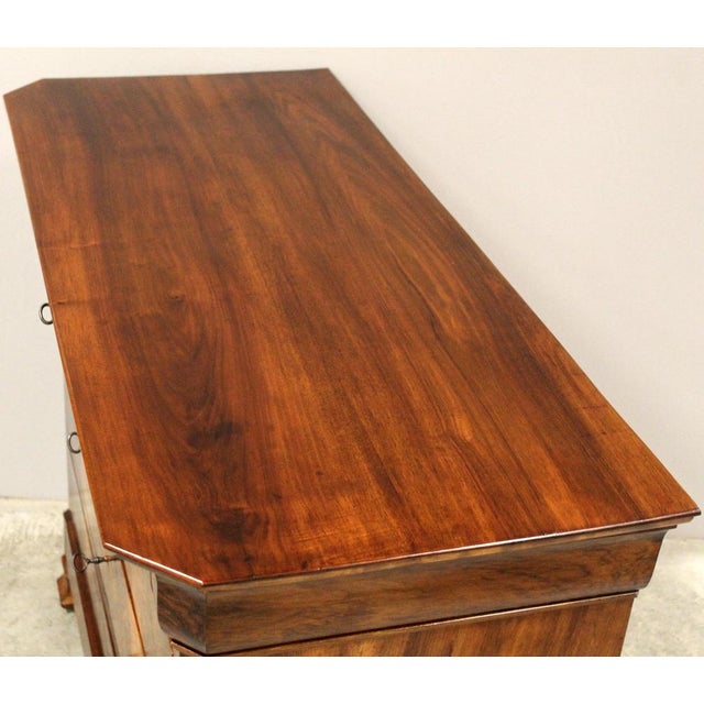 Brown 19th Century Louis Philippe Chest of Drawers in Walnut For Sale - Image 8 of 10