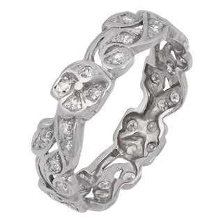 1930s Art Deco Diamond Floral Leaf Motif Platinum Wedding Band, Size 7.5 For Sale