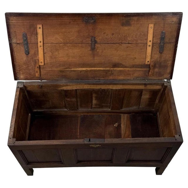 Antique English Georgian Oak Chest, 1900s For Sale - Image 3 of 11
