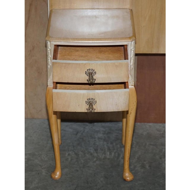 Light Walnut Headboard with Bedside Tables, 1940s For Sale - Image 17 of 18