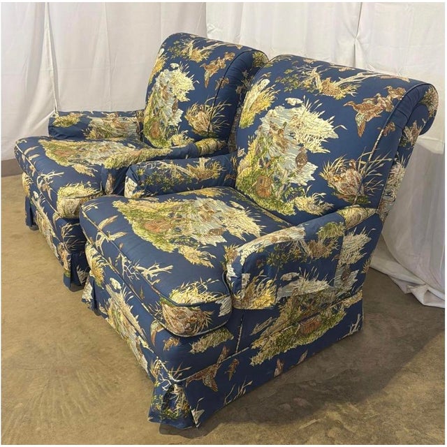 Vintage Bench-Made 3-Piece Living Room Set in Schumacher "Dog & Duck" Indigo Linen – Sofa & 2 Matching Chairs For Sale - Image 9 of 18