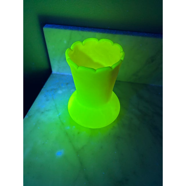 Late 19th Century Antique Victorian Burmese Uranium Glass Vase 4.5" Thomas Webb/ Mount Washington Ruffled Glow For Sale - Image 5 of 10