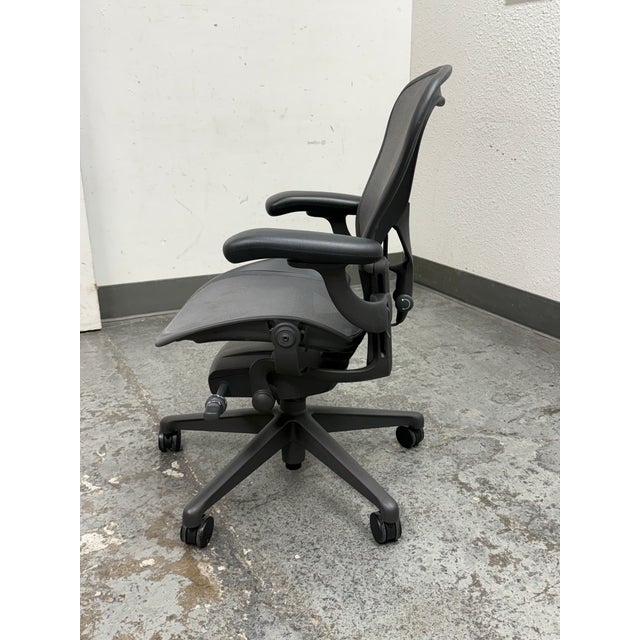 Herman Miller Aeron Office Chair, Size B For Sale - Image 4 of 12