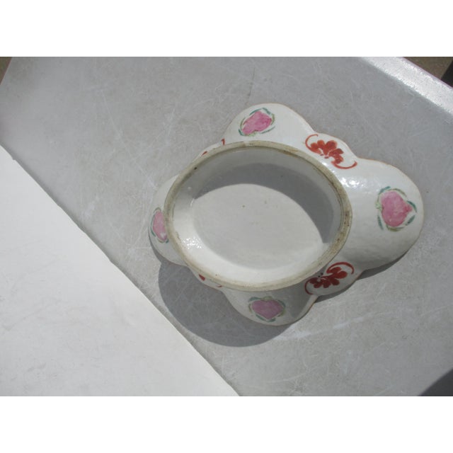 Rose Chinese Quatrefoil Rose Medallion Bowl. Early 19th Century For Sale - Image 8 of 10
