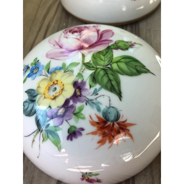 1960s 1960s Herend Porcelain Hand Painted Floral Lidded Trinket Box For Sale - Image 5 of 10