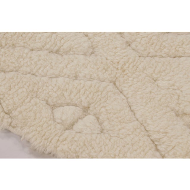 Modern Rug & Kilim’s Moroccan-Inspired Shag Rug in White With Geometric Pattern For Sale - Image 3 of 9
