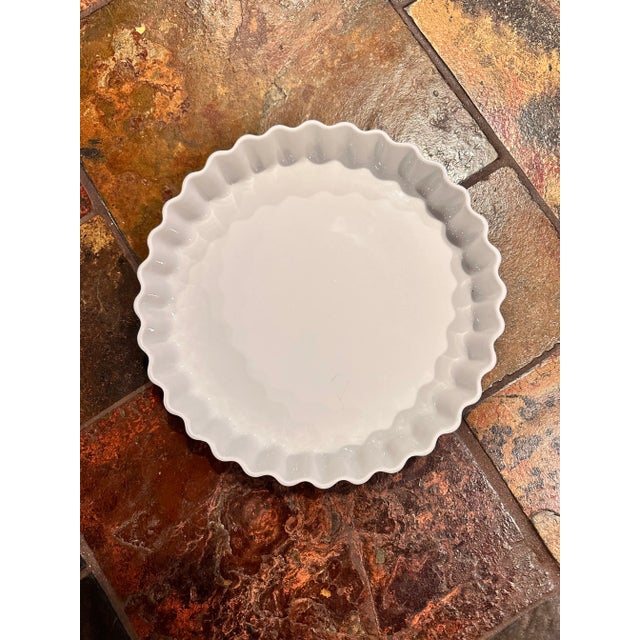 French Culinaire Quiche Tart Round Porcelain Baking Dish For Sale - Image 6 of 7