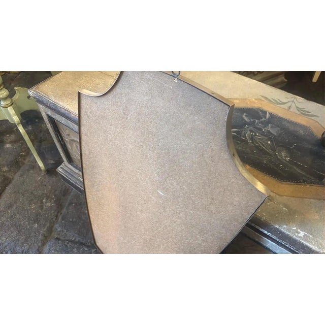 1960s Gio Ponti Style Mid-Century Modern Brass Italian Shield Wall Mirror For Sale - Image 6 of 17