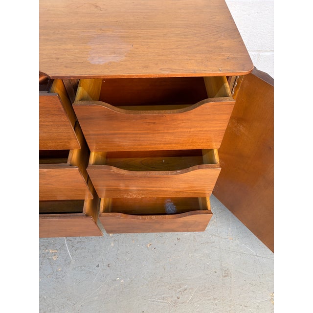 Mid 20th Century Modern Walnut Lowboy Dresser by Young Mfg., Attributed For Sale - Image 10 of 16