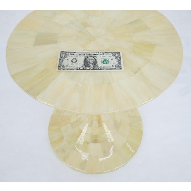 Late 20th Century 18" Round top Mother Of Pearl Veneer Tulip Base Side End Table Stand MINT For Sale - Image 5 of 6