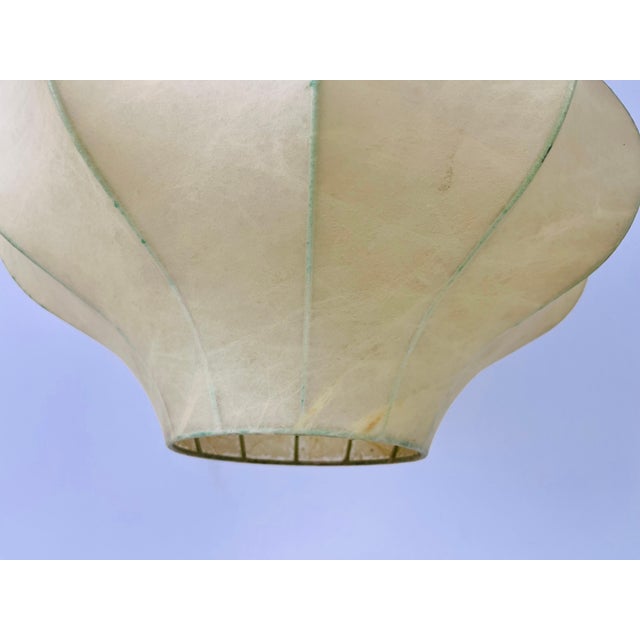 Plastic Mid-Century Modern Flower Shape Cocoon Pendant Light, 1960s, Italy For Sale - Image 7 of 10