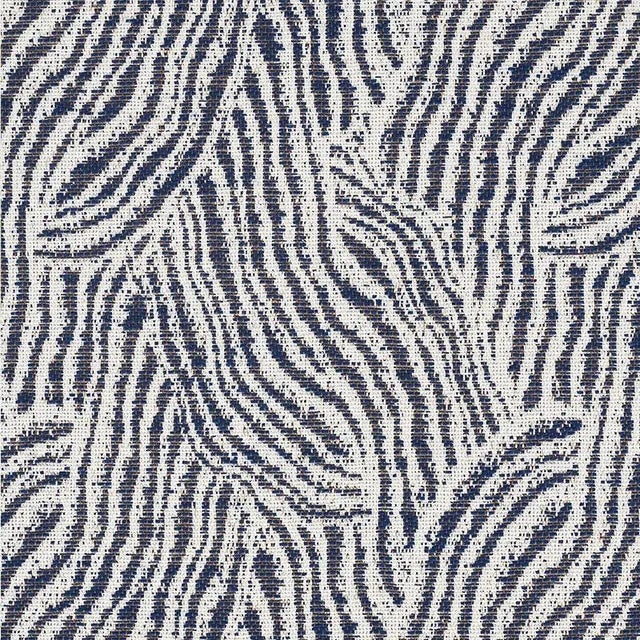 Contemporary Sample - Schumacher Strata Indoor/Outdoor Fabric in Indigo For Sale - Image 3 of 4