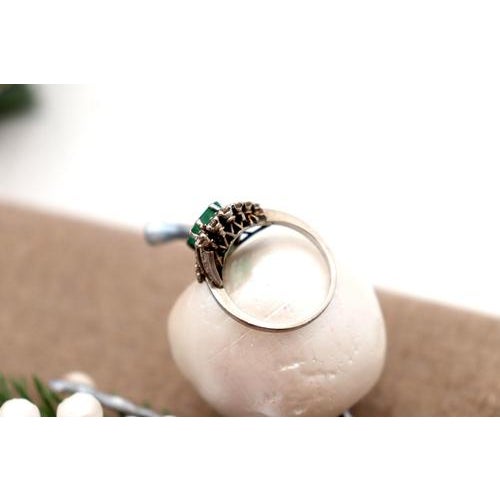 Platinum Ring with Diamonds For Sale - Image 6 of 9