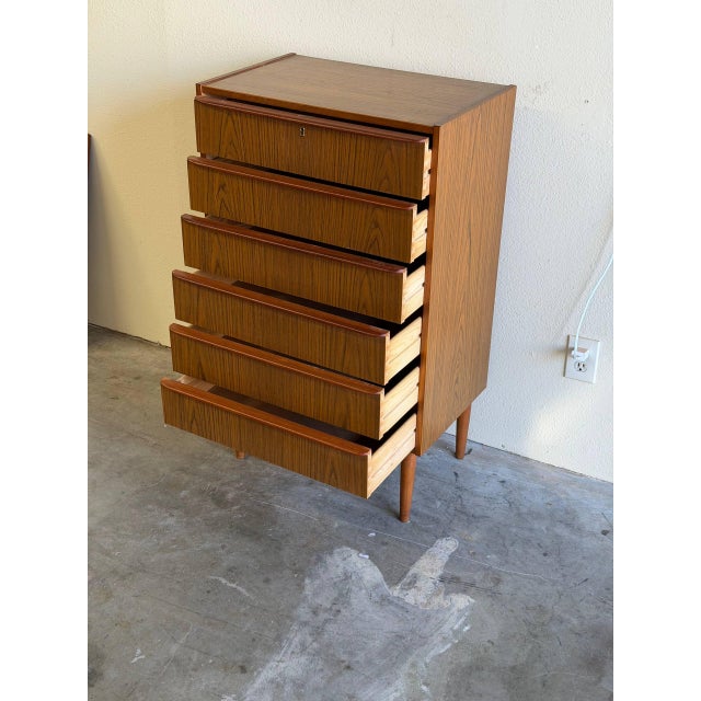 Brown Mid-Century Danish Teak Tall Chest of Drawers – 5 Drawer Highboy Dresser 1960s For Sale - Image 8 of 9