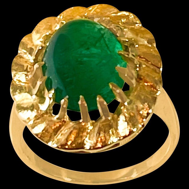 4.5 Carat Oval Emerald Cabochon 14 Karat Yellow Gold Cocktail Ring Vintage For Sale - Image 17 of 18