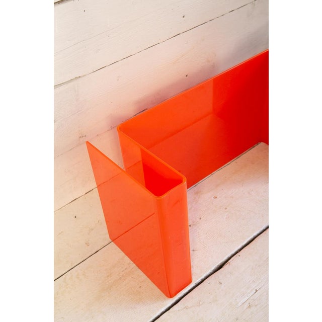 1960s Plastic T01 Magazine Rack Table from Superstudio, 1960s For Sale - Image 5 of 13