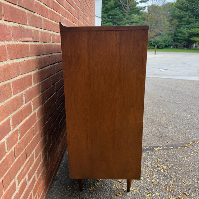 1960s Broyhill Premier Sculptra Magna Walnut Mid-Century Modern Gentleman’s Chest For Sale - Image 5 of 11