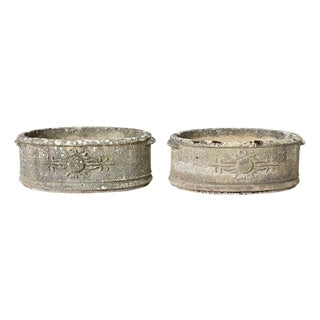 English Pair of 1920s Oval Cast Stone Planters For Sale
