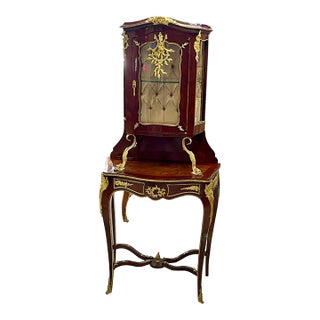 French Louis XV Vitrine Cabinet – Gilded Bronze Details, Glass Panels & Decorative Console Stand For Sale