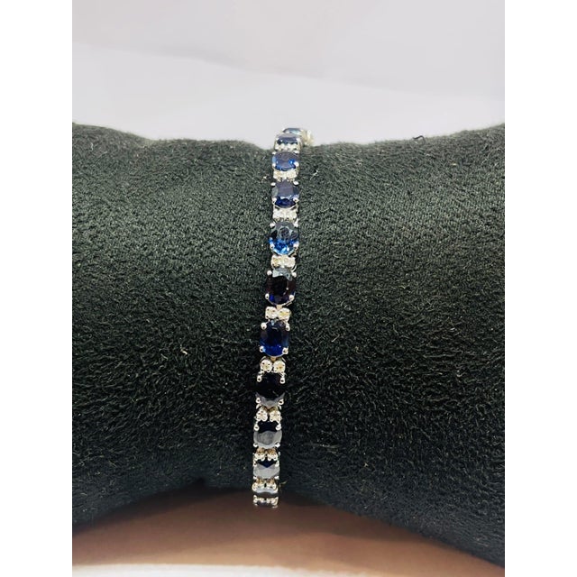 Natural 18k Gold Blue Sapphire 11.47ct & Diamond 0.45ct Bracelet For Sale In New York - Image 6 of 7