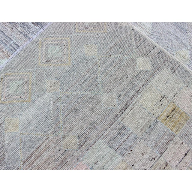 Casual Modern Rug in Light Grey by Keivan Woven Arts, 6'10"x9'5" For Sale - Image 16 of 16